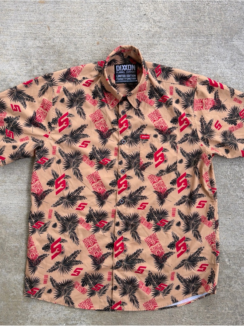Dixxon Limited Edition Men’s Short-Sleeve Shirt Size L “Form and Function”
